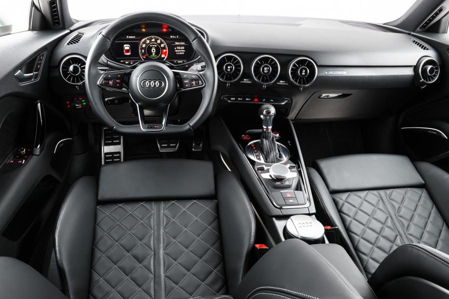 Торпедо Audi TTS Coupe (8S) 2016 года  (LA) (фото 11 из 13)